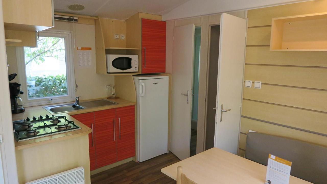 Hotel Camping Les Lacs De Courtes Estang Zewnętrze zdjęcie