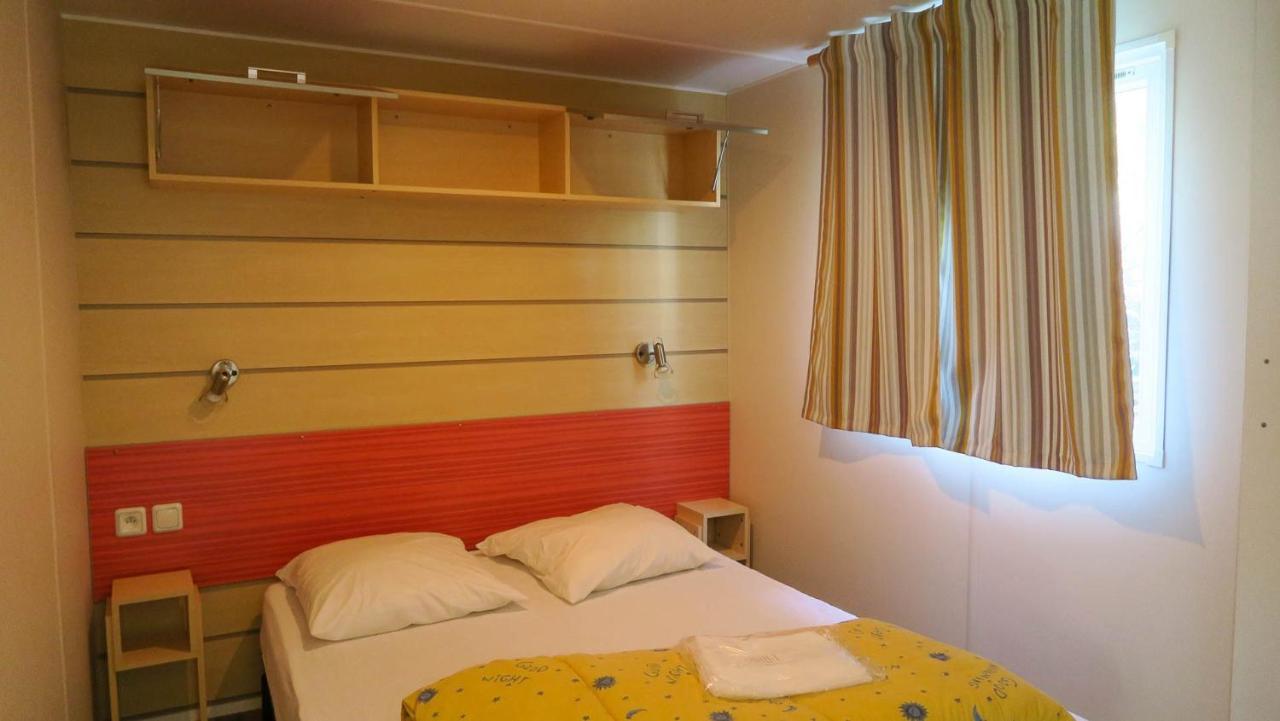 Hotel Camping Les Lacs De Courtes Estang Zewnętrze zdjęcie